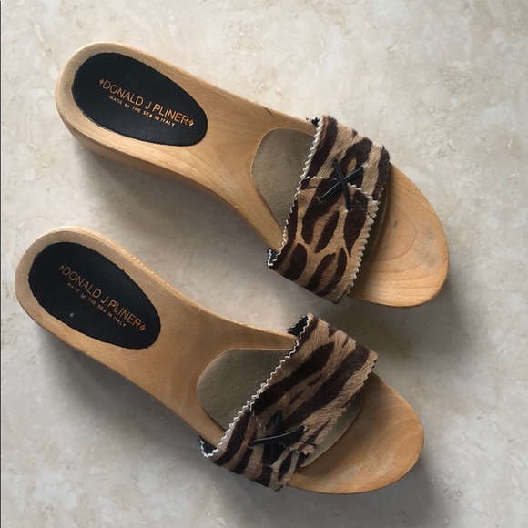 donald j pliner sandals